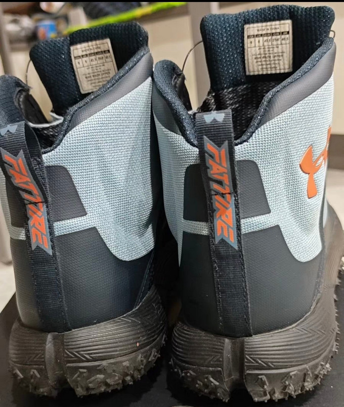 安德玛休闲运动鞋